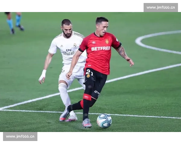 西甲新赛季风云再起豪门争冠黑马崛起焦点战役不断转会博弈升级